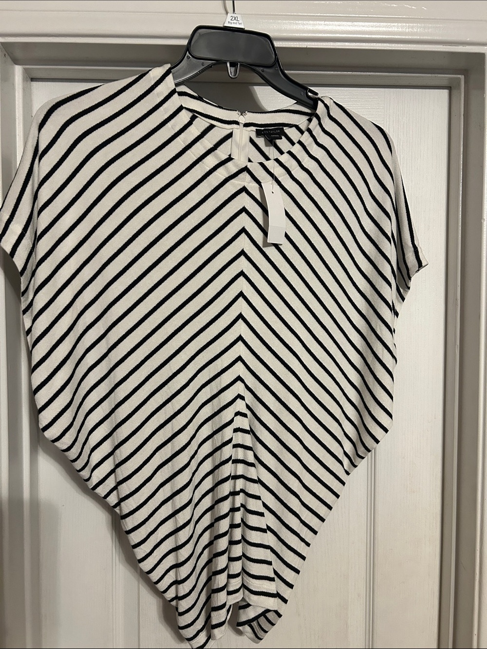 NWT Ann TAYLOR Dolman Sleeve Top - Black & White SZ LARGE